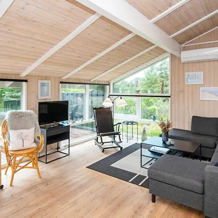 Nyaraló 4 Star In Lokken *